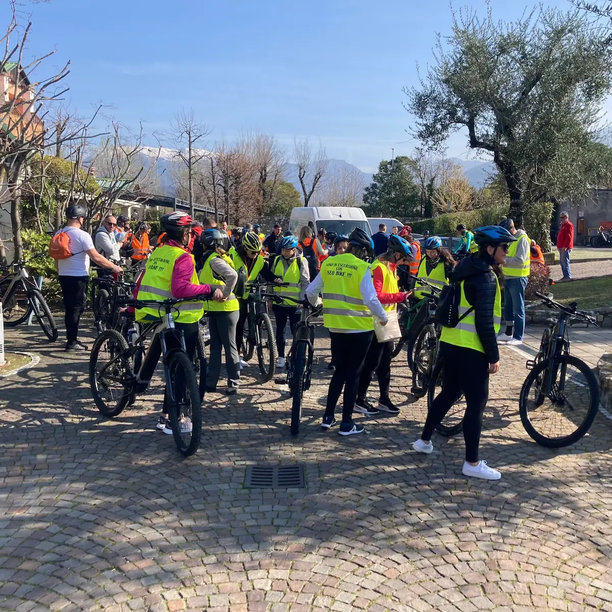 Tour guidato con guida locale tra vigneti della Franciacorta e Lago d'Iseo